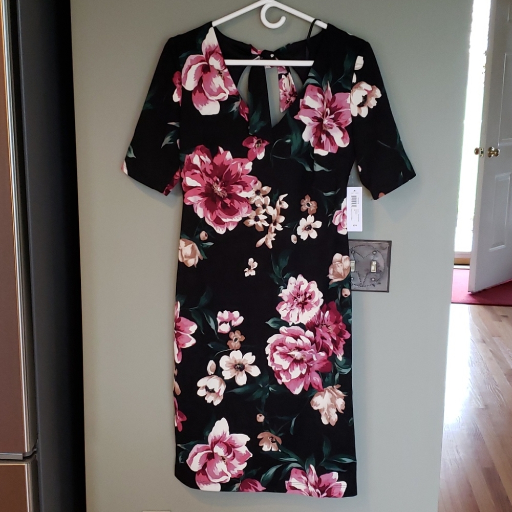 Dress - Picture 1 of 4